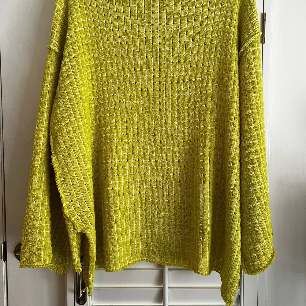 DAVI & DANI Lime Green Women's Sweater - Picture 1 of 4